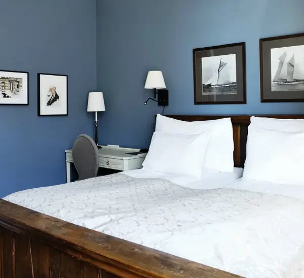 Bed deluxe room 2 clarion collection hotel bastion 600x548